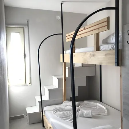 Zoar Apartman Durrës